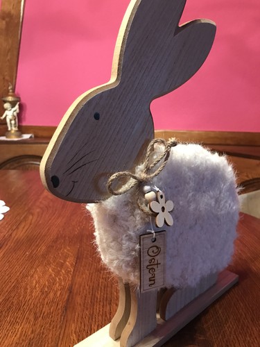Osterhase sitzend holz textil - osterhase,